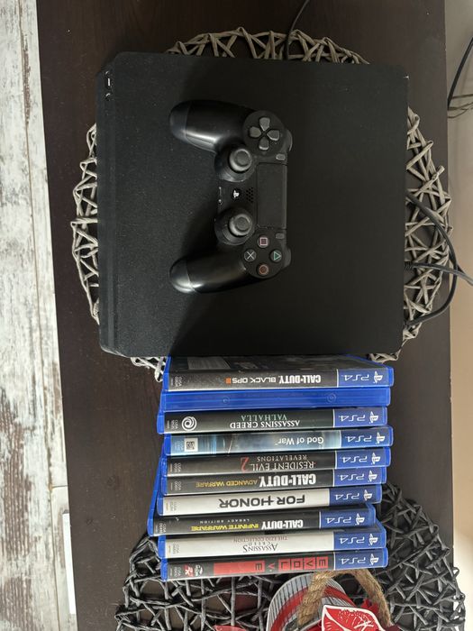 Продавам Playstation 4 slim