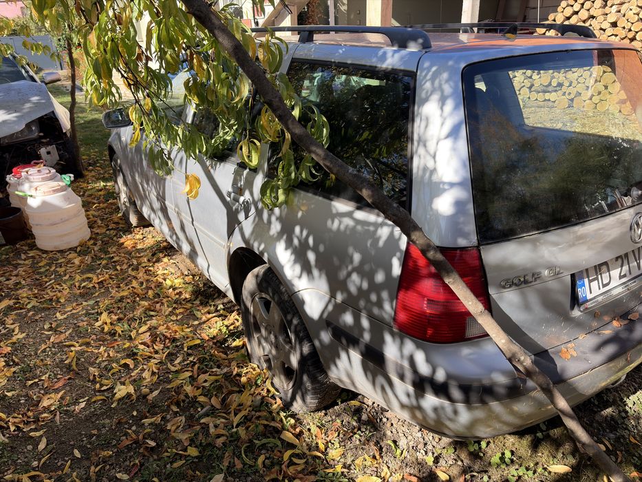 Vând Volkswagen Golf 4 – 1.9 TDI, 101 CP