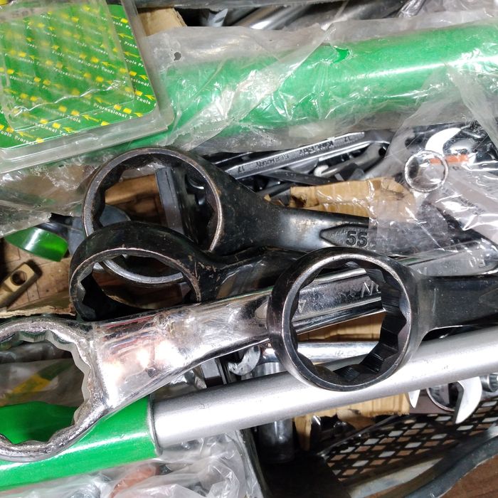 Наборы ключей и головок