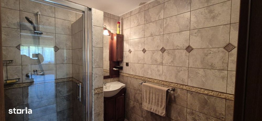 Casa langa padure , cartier privat -Corunca