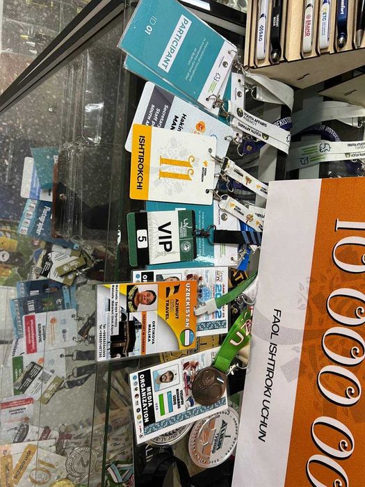 Бейджики с лентой на заказ