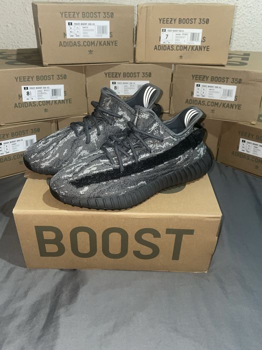 Yeezy 350 v2 Mx Rock, Negru/Gri, Noi in cutie, Nepurtati, 41-42