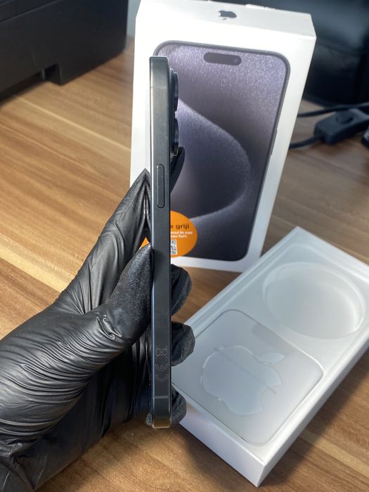 iPhone 15 Pro Max • 1 TB • Black Titanium