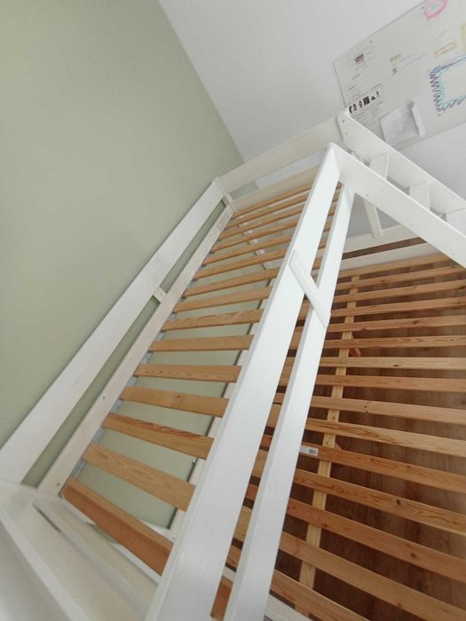 Pat supraetajat lemn masiv