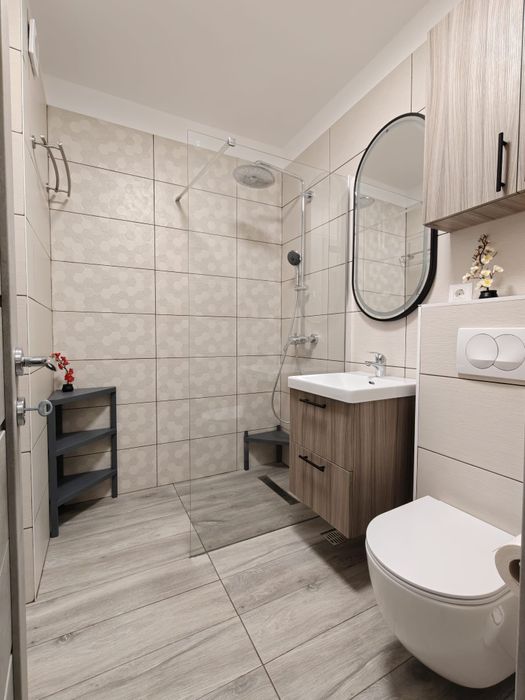 Proprietar Inchiriez apartament 3 camere Berceni zona Nitu Vasile, strada Cricovul dulce. Prima inchiriere dupa amenajare