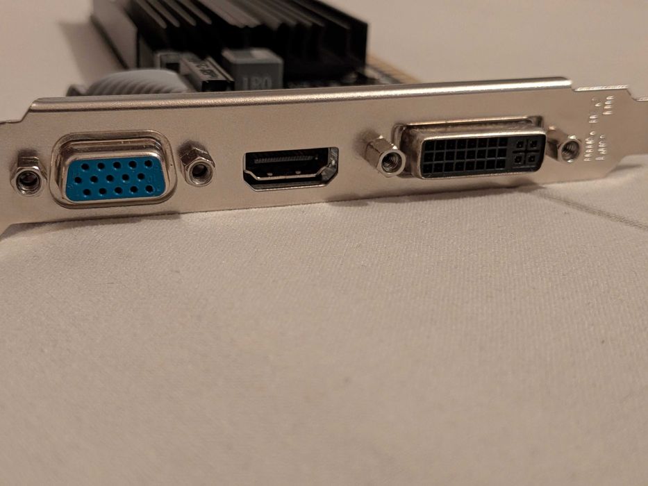 AMD Radeon HD 5450 1 GB DDR3 HDMI, DVI, VGA