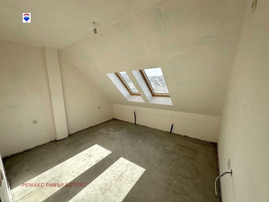 Продава се Тристаен апартамент в Русе, Център - 129 кв.м за 786 €/кв.м - Снимка #3