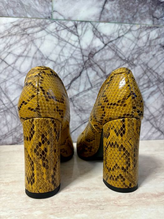 Pantofi noi cu toc, piele naturala, marimea 36 EU, model animal print