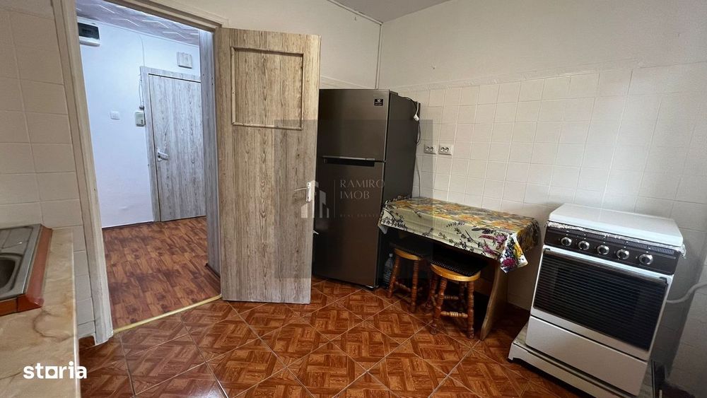 Apartament 3 camere bloc 1982 etaj 2 - Piata Sudului Sector 4