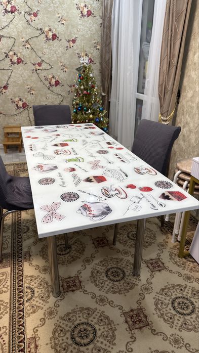 Продается стол со стульями