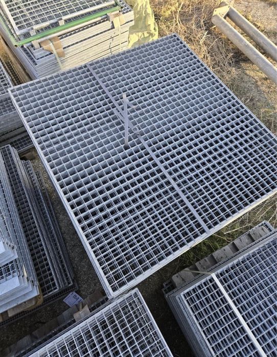 Trepte si gratare zincate