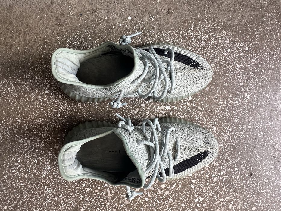 Vand adidasi yeezy