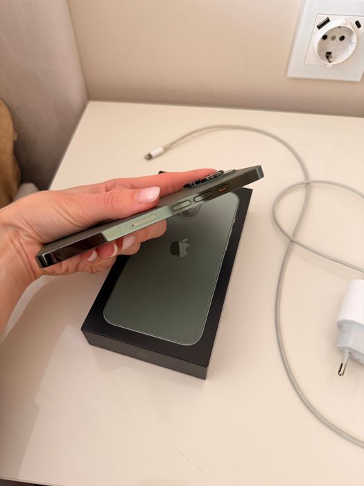 Продавам iPhone 13pro