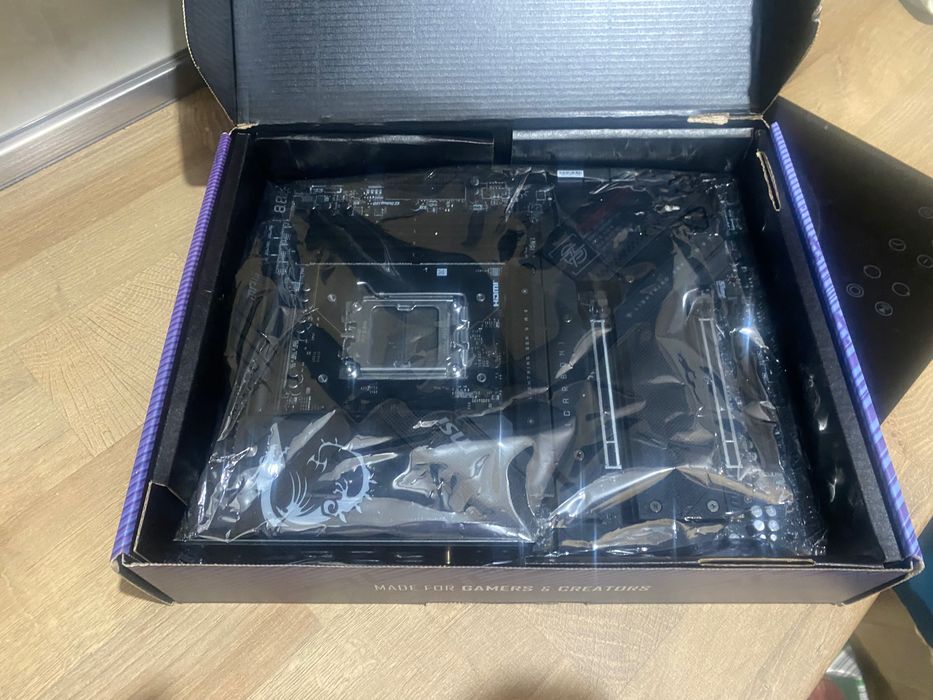 ТОП ОФЕРТА продавам дънна платка MPG X670E CARBON WIFI+ комплекта