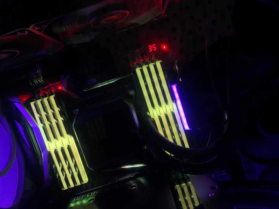 4K PC за стабилен гейминг - RTX 4090, 64GB RAM + 4к Монитор (240Hz)