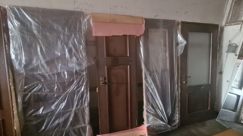 Продам двери б/у