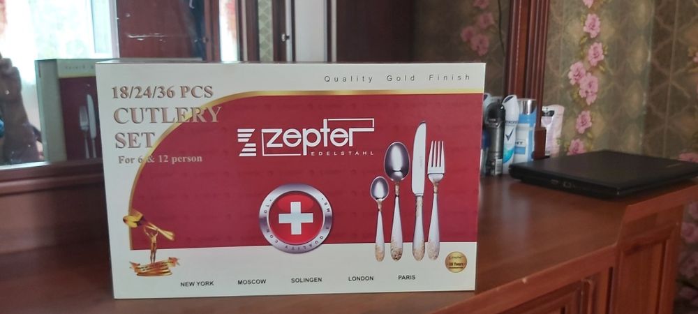 Продам набор столовых приборов