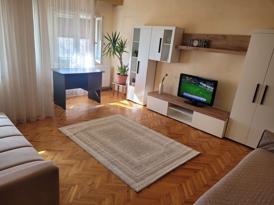 Proprietar! Închiriez apartament doua camere.