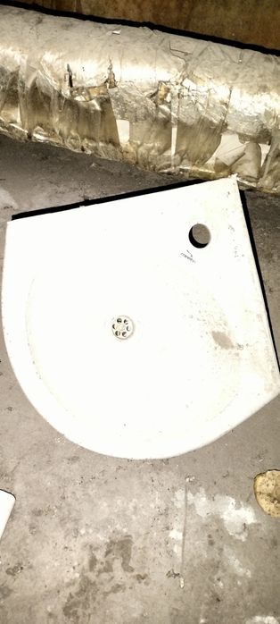 Умывальник навесной.Б/у