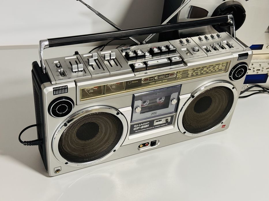 Boombox/radiocasetofon SHARP GF-9191,vu-metre,sunet foarte bun, Japan