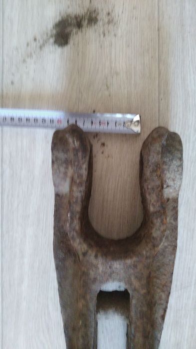 Серьга на трактор лемех