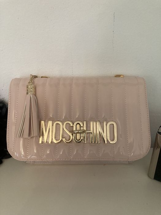 Красиви чанти не са носени