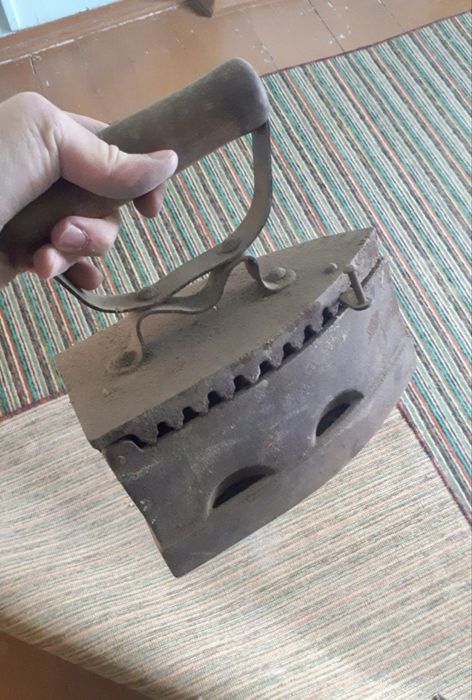 Утюг антикварный