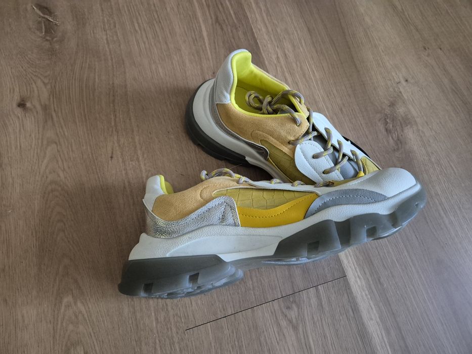 Snickers Botinelli, marimea 40, Italy