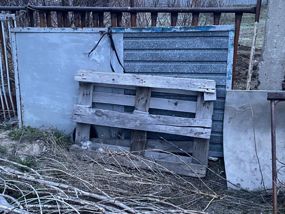 Железные ворота плотный металл