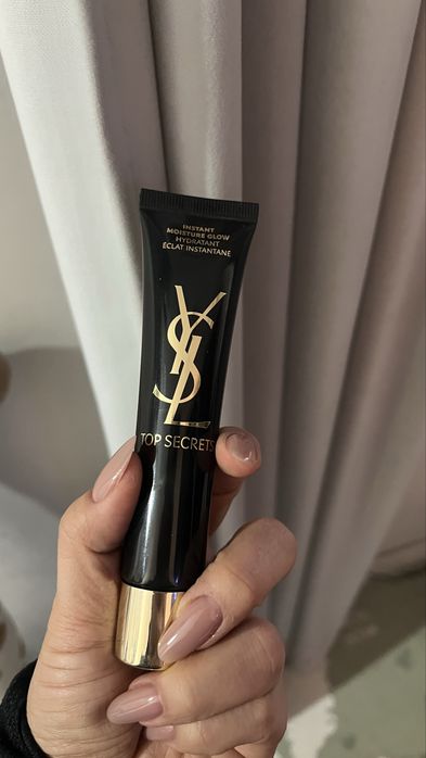 База под макияж Yves Saint Laurent Instant Moisture Glow 40 мл