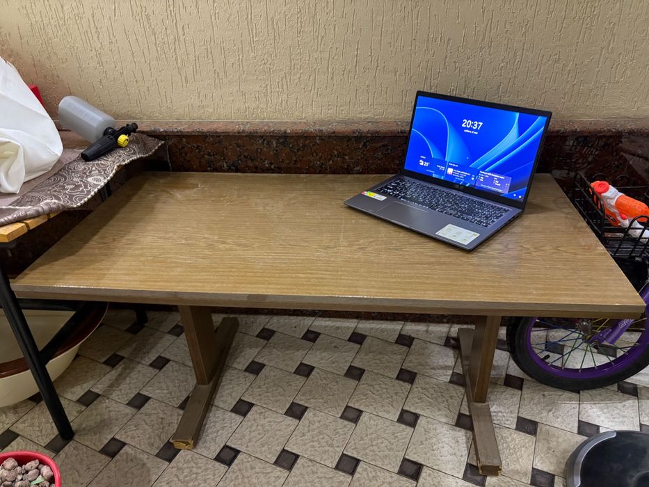 Журнальный стол .