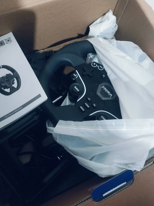 Продам  новый руль игровой  Moza R3