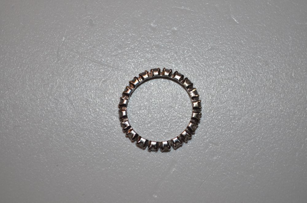 INEL AUR ALB 18K + 20 Diamante = 0.80ct - Model ETERNITY - Franta !