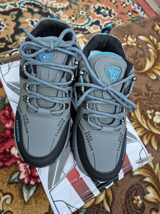 Кроссовки новые качественные