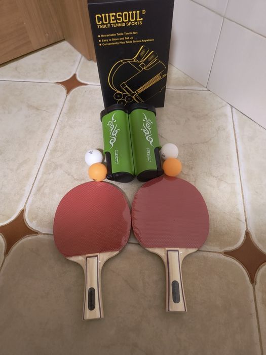 Чисто нов комплект за тенис на маса CUESOUL включва 2 хилки 4 топчета