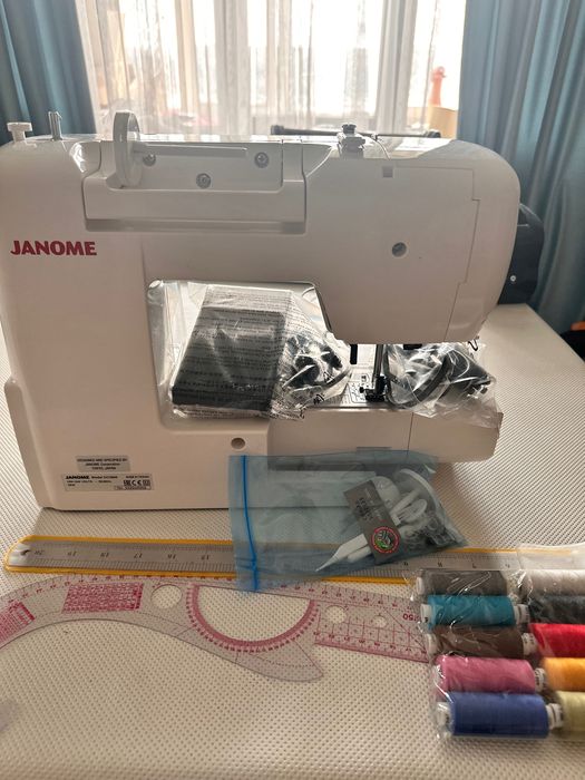 Швейная машинка Janome