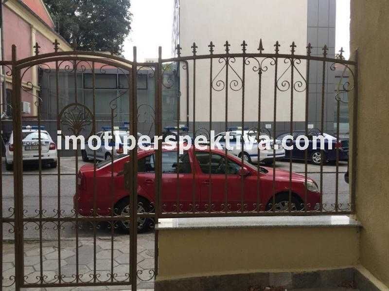 Продава се Къща в Пловдив, Център - 60 кв.м за 2417 €/кв.м - Снимка #4