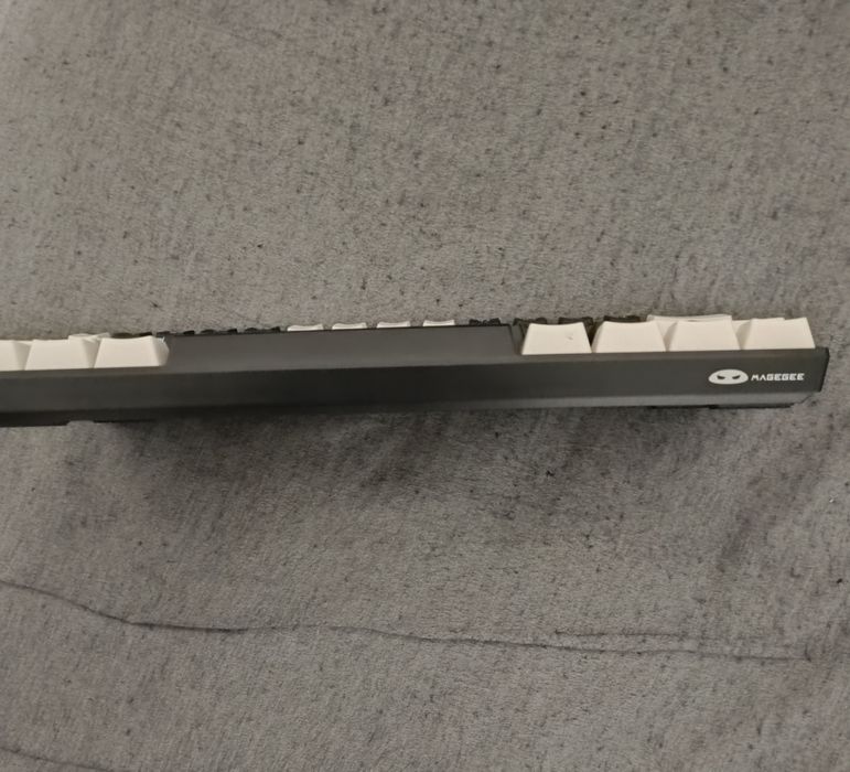 Tastatura gaming MAGEGEE switchuri roși