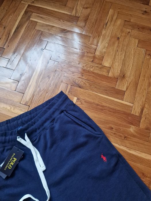 Мъжки къси панталони POLO RALPH LAUREN  размер S M L XL
Най-висок клас материя и
изработка
Размери S M L XL 2XL 
Всеки един артикул разполага с QRкод