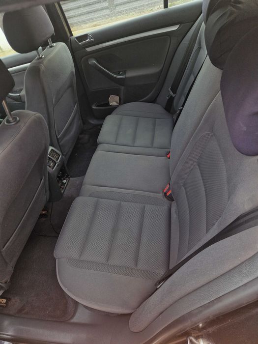 Vând golf 5 2.0,se poate și schimb cu e90