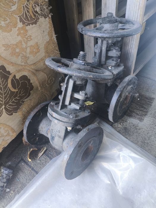 Продам задвижки.