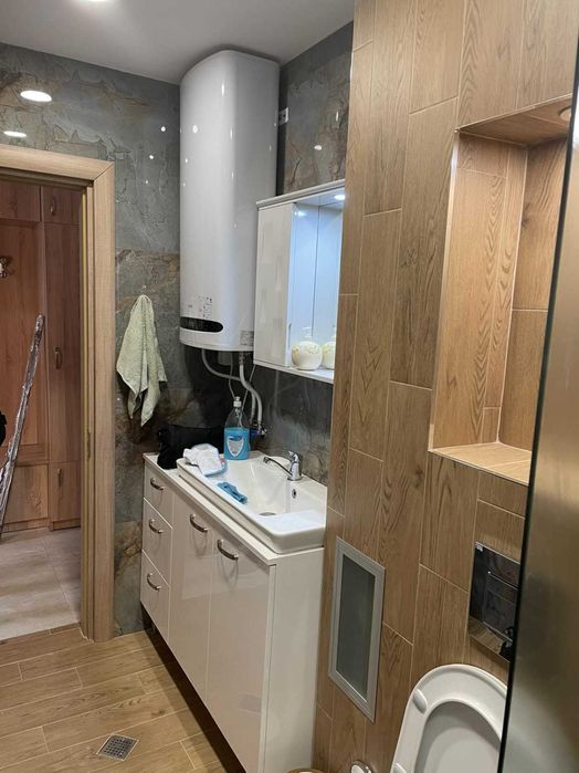 Продава се Тристаен апартамент в Пловдив, Остромила - 95 кв.м за 940 €/кв.м - Снимка #5