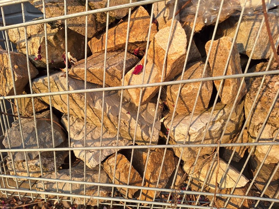 Piatra sparta construcții amenajări fundatie