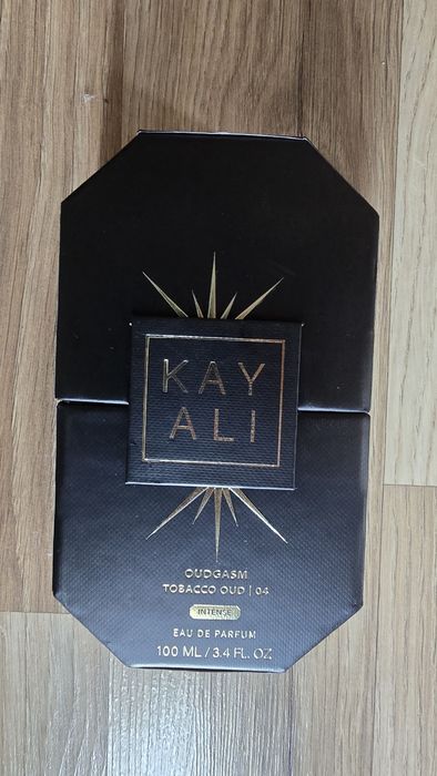 Kayali Tobacco Oud, Smoky Oud, Invite Only