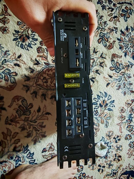 Vand amplificator Renegade 1100w
