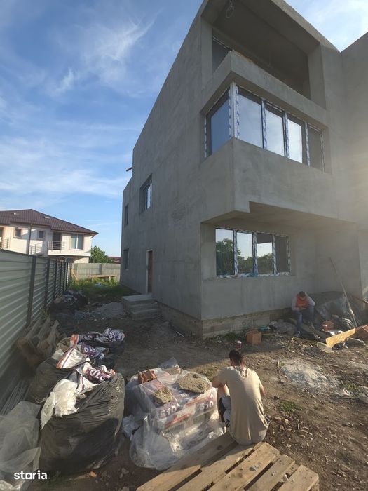 Duplex P+1+M 3 dormitoare 3 bai