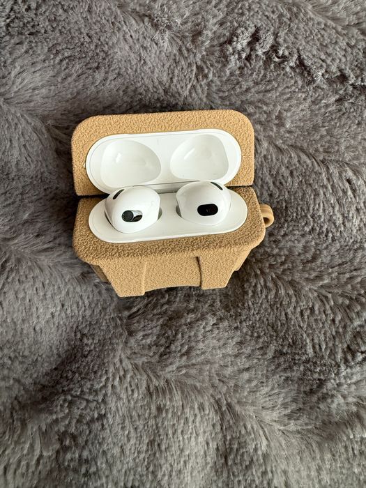 Husă protectie cutie pentru AirPods 3