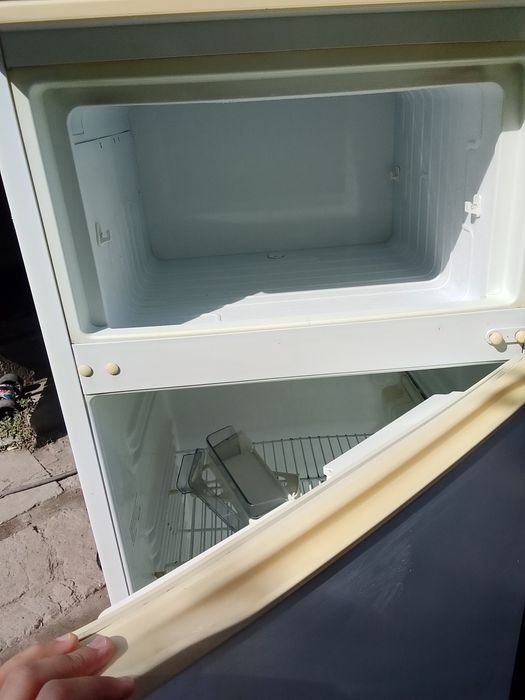 Продам. Холодильник