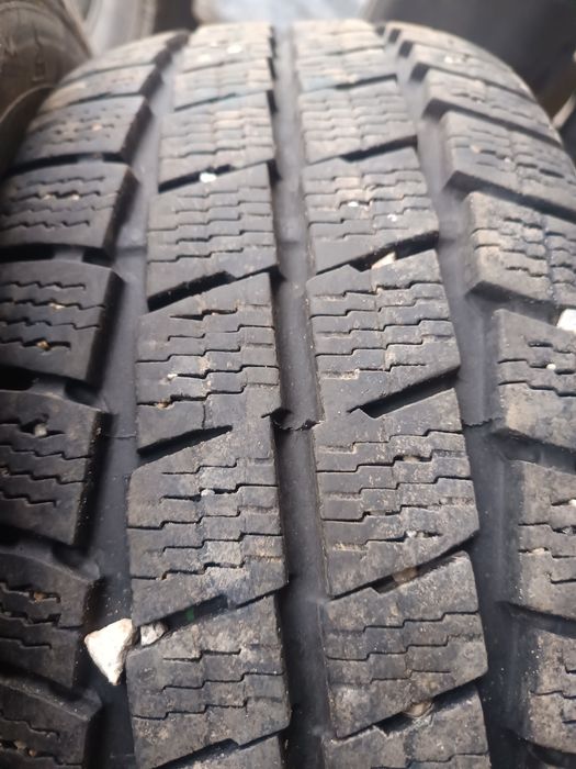 225 70 15 C бусови гуми