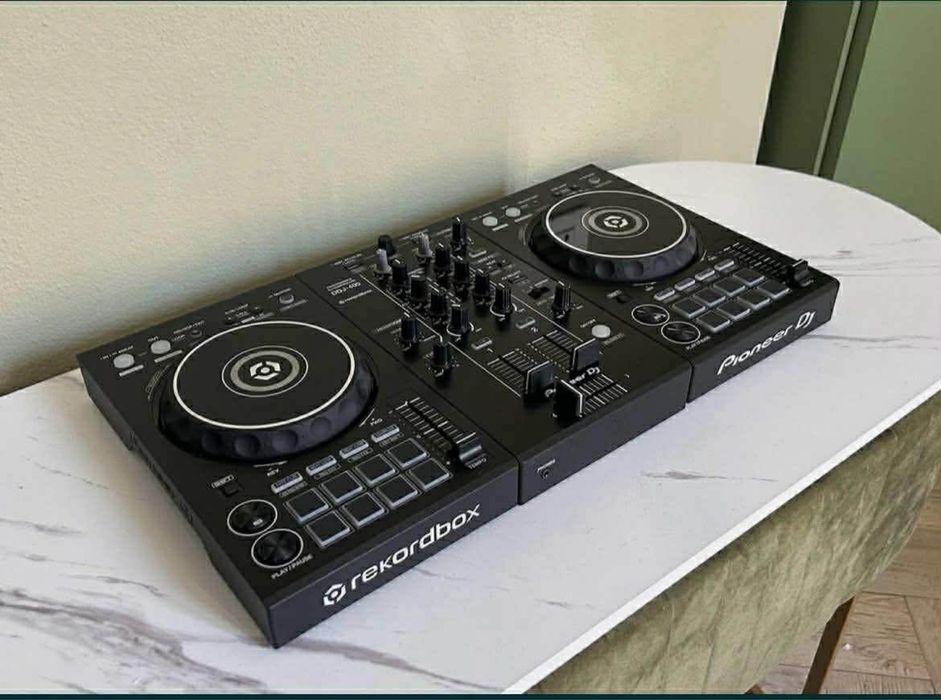 Piooner ddj-400.